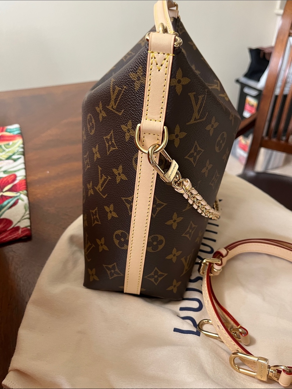 Louis Vuitton Monogram Canvas Multipass with Gold & leather Chain Detail - Picture 5 of 16